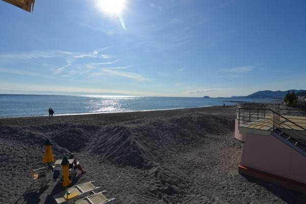 fatevi un regalo a mt. 50 dal mare 